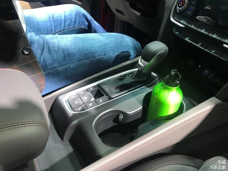 日內(nèi)瓦車展：實拍現(xiàn)代全新格越，追求實用性的SUV